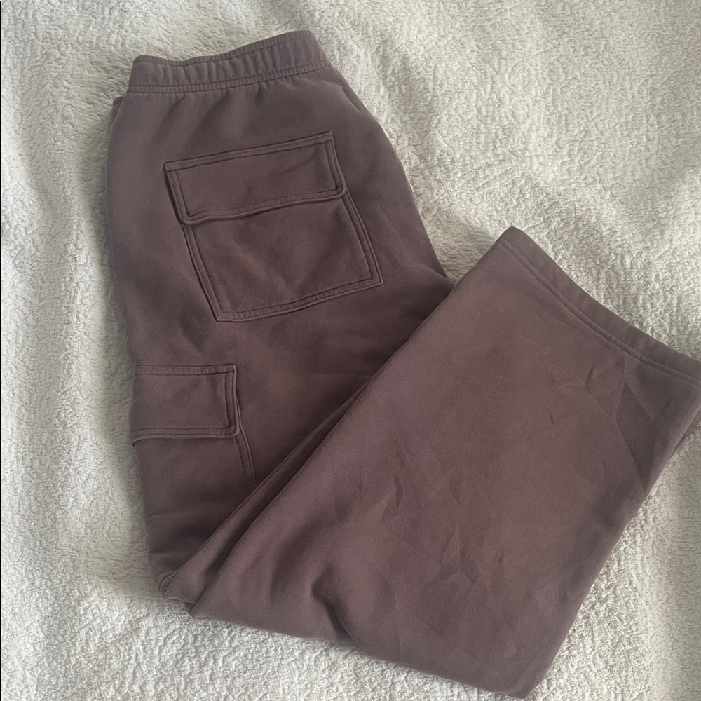 Aritzia mega sweatfleece cargo pants Womens sweatpants size large